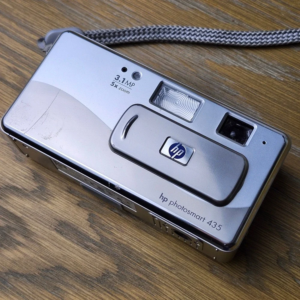 HP Photosmart 435 Digital Camera Silver 3.1MP 5x Zoom PARTS ONLY - UNTESTED